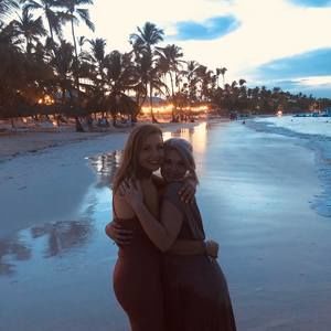 Meet your Posher, Carla